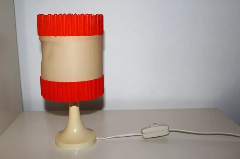 Mon Ami(e) Vintage Retro Tischlampe 1970er Tischlampe orange beige