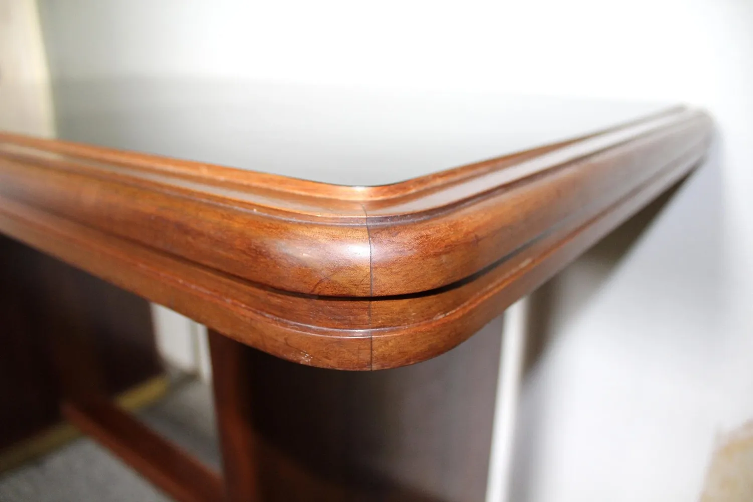 Mon Ami(e) Vintage Massivholztisch Nussbaum 120 cm 60er