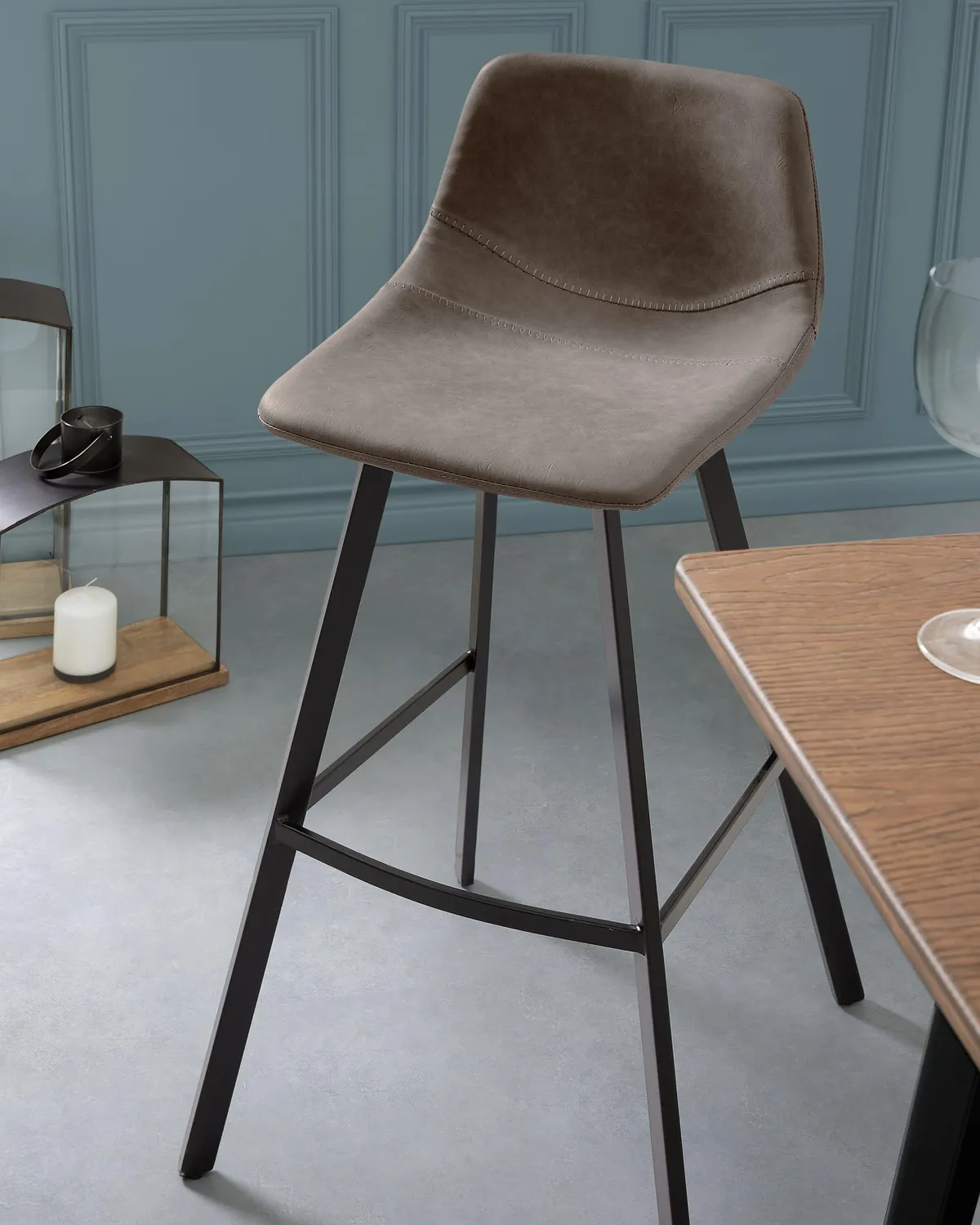 Kave Home Alve Barhocker Kunstleder mit Lehne