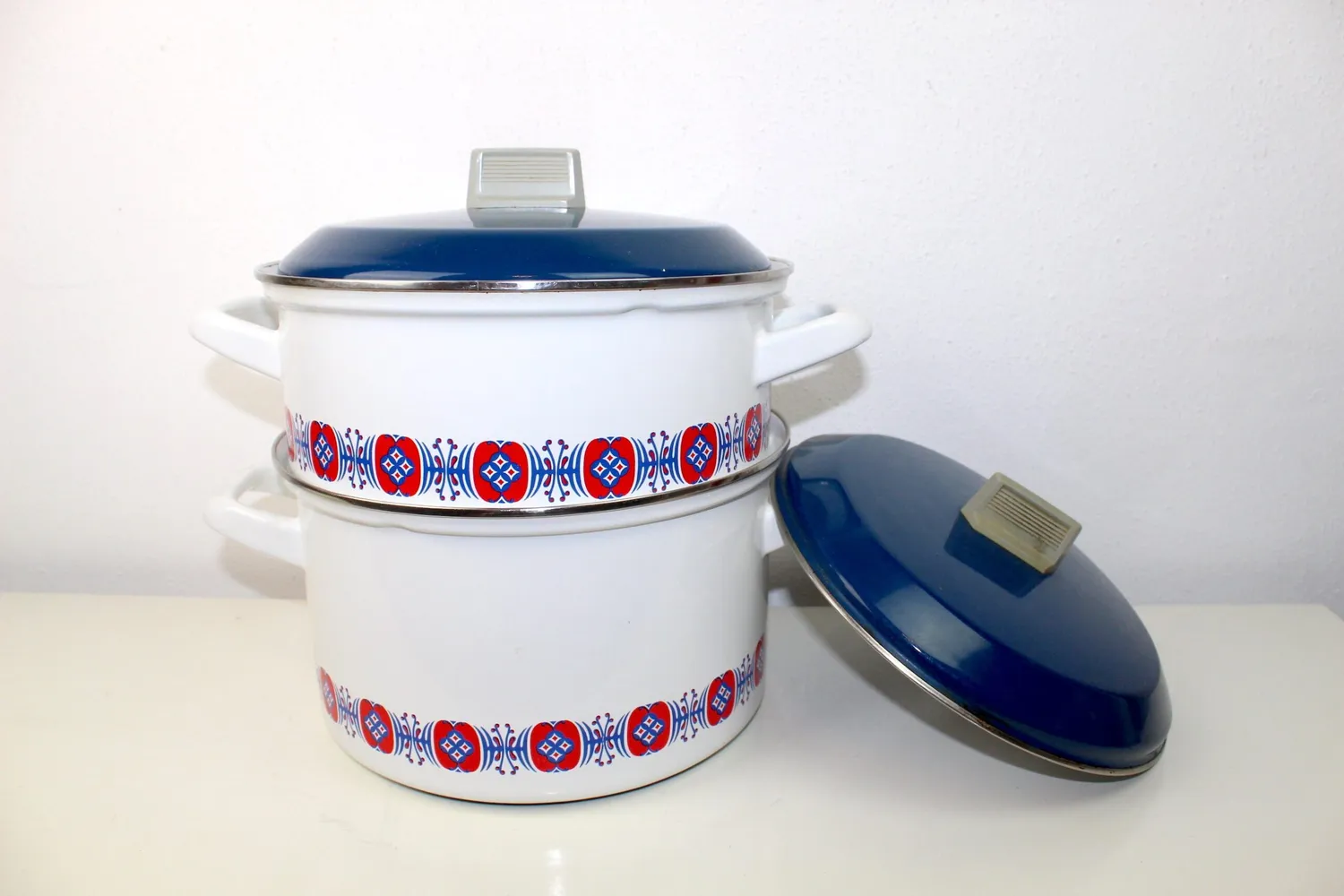 Mon Ami(e) Vintage Emailletöpfe 2er-Set blau-weiß Blumendekor